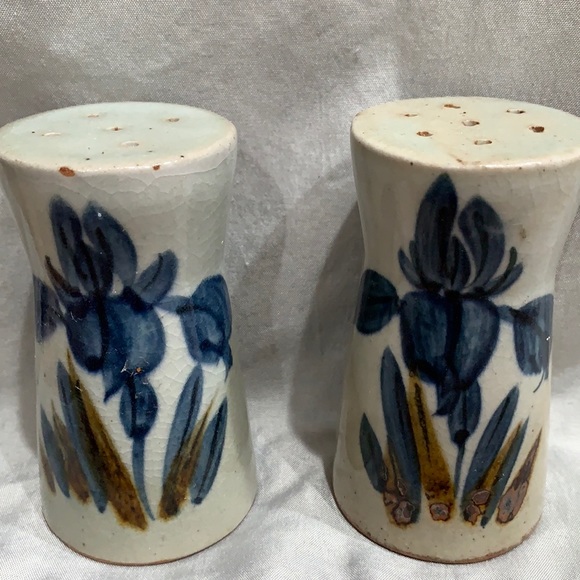 🔹UCTCI Vintage Salt & Pepper Shakers - Picture 1 of 6